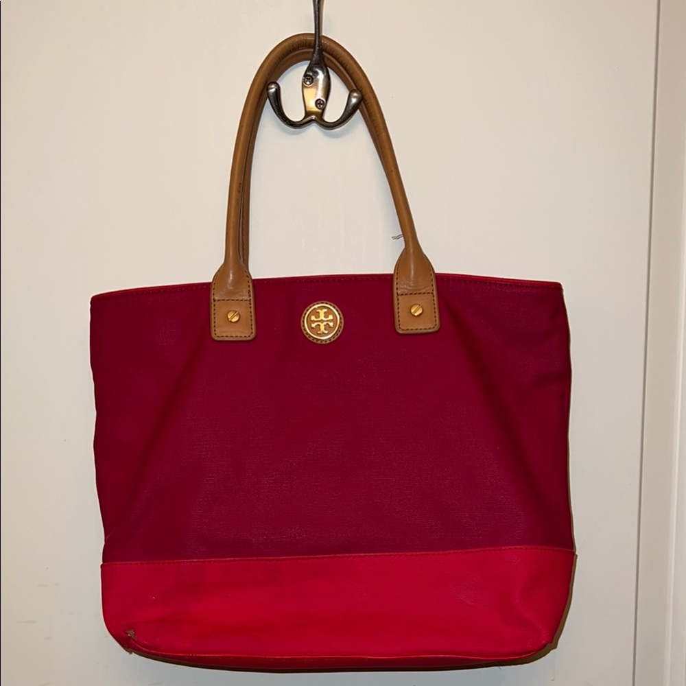 Tory Burch Red and Tan Totes Elegant and Versatile